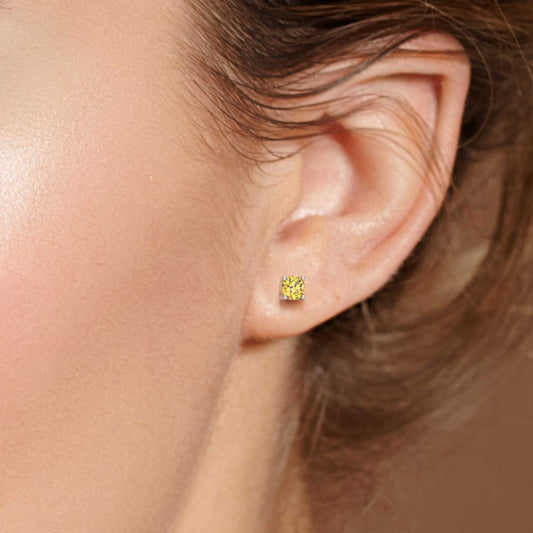 round shape citrine earrings on model