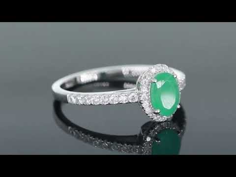 360 degree view of oval cut emerald ring