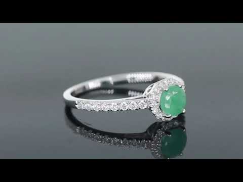 360 degree video of emerald ring